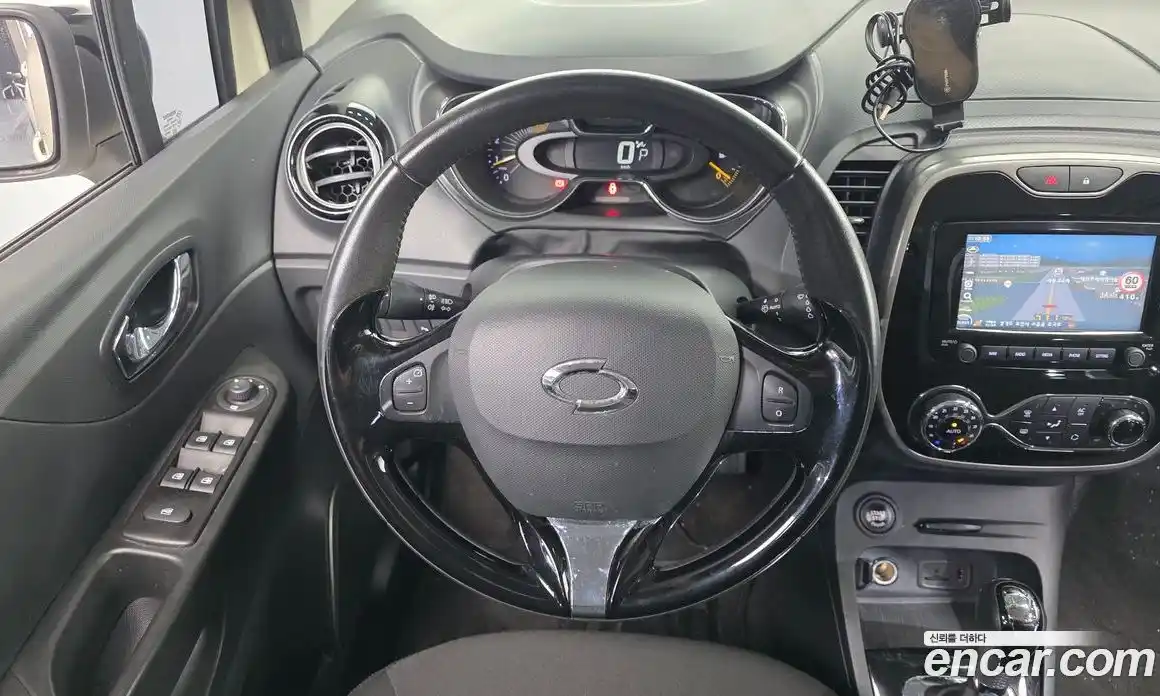 Renault QM3 2015 1.5 Автомат в Москве № 316743, фото 17