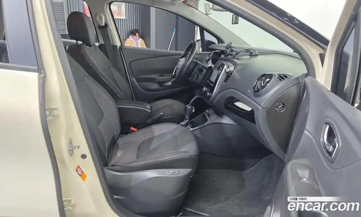 Renault QM3 2015 1.5 Автомат в Москве № 316743, фото 19