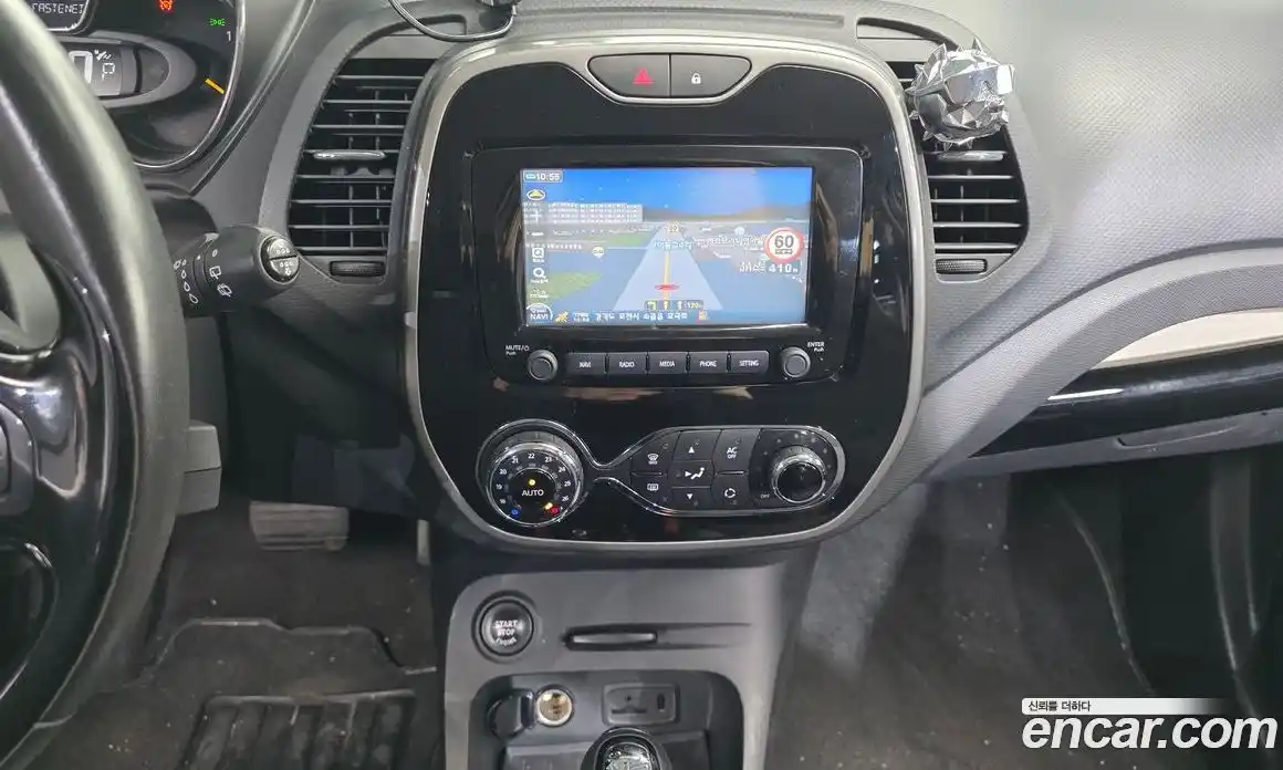 Renault QM3 2015 1.5 Автомат в Москве № 316743, фото 10