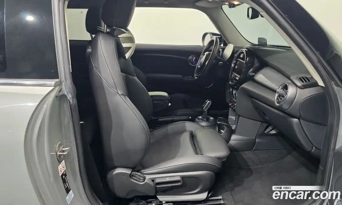 Mini Cooper 2021 1.5 Автомат в Москве № 318841, фото 15