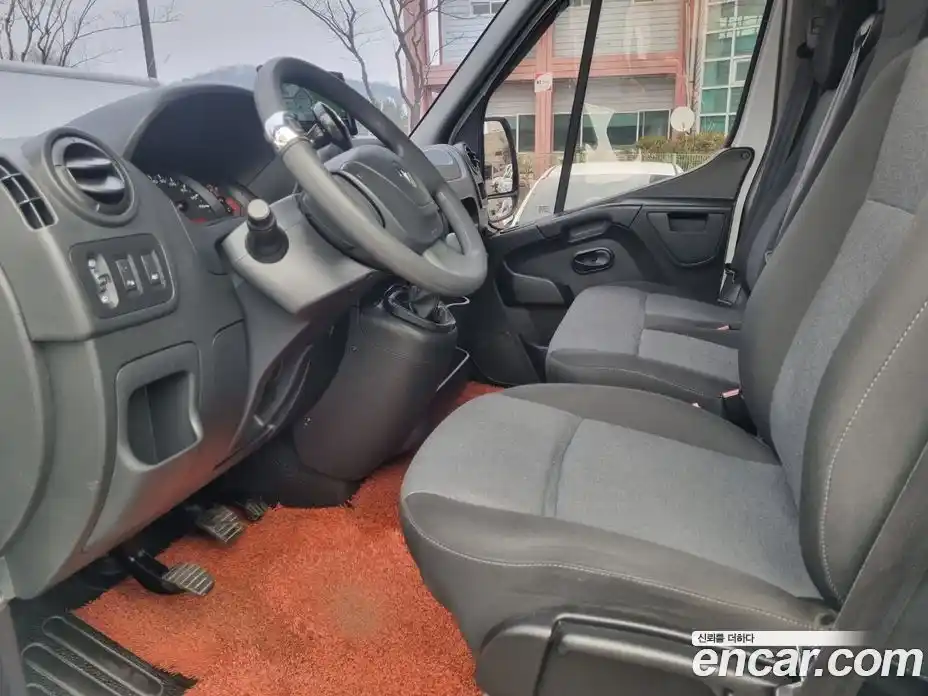 Renault Master 2019 2.3 Механическая в Москве № 328713, фото 14