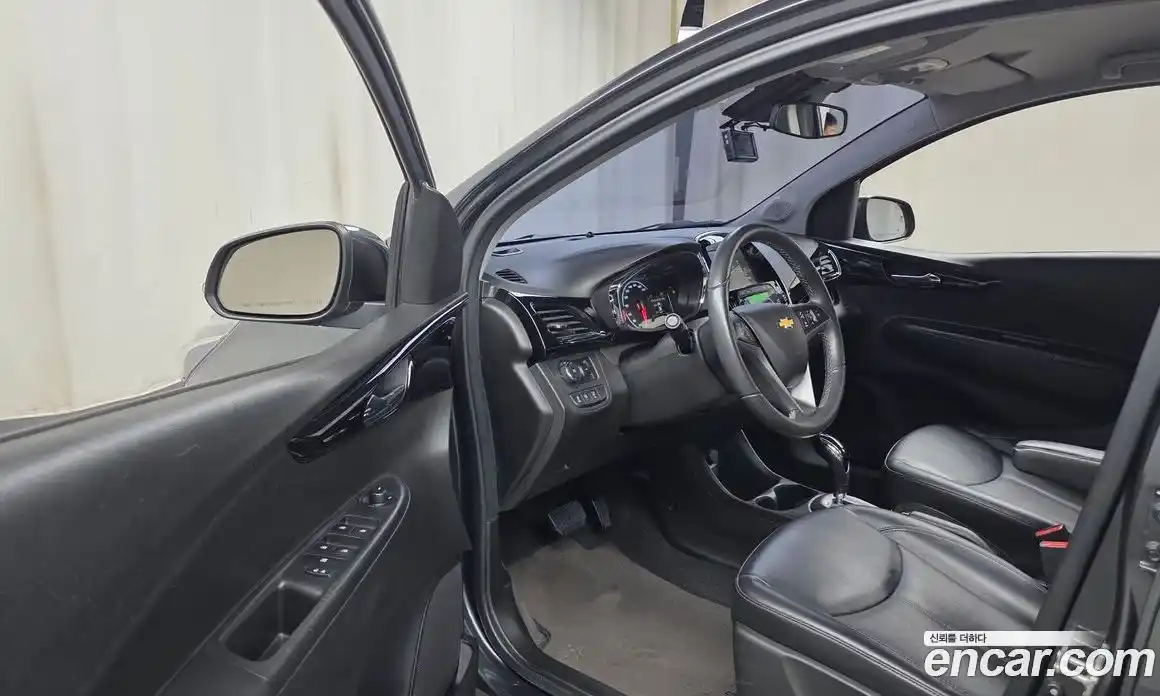 Chevrolet Spark 2017 1.0 Автомат в Москве № 331930, фото 17