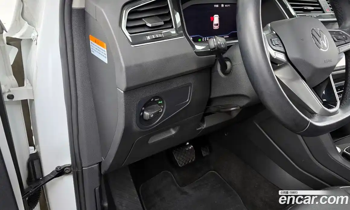 Volkswagen Tiguan 2023 2.0 Автомат в Москве № 357504, фото 17