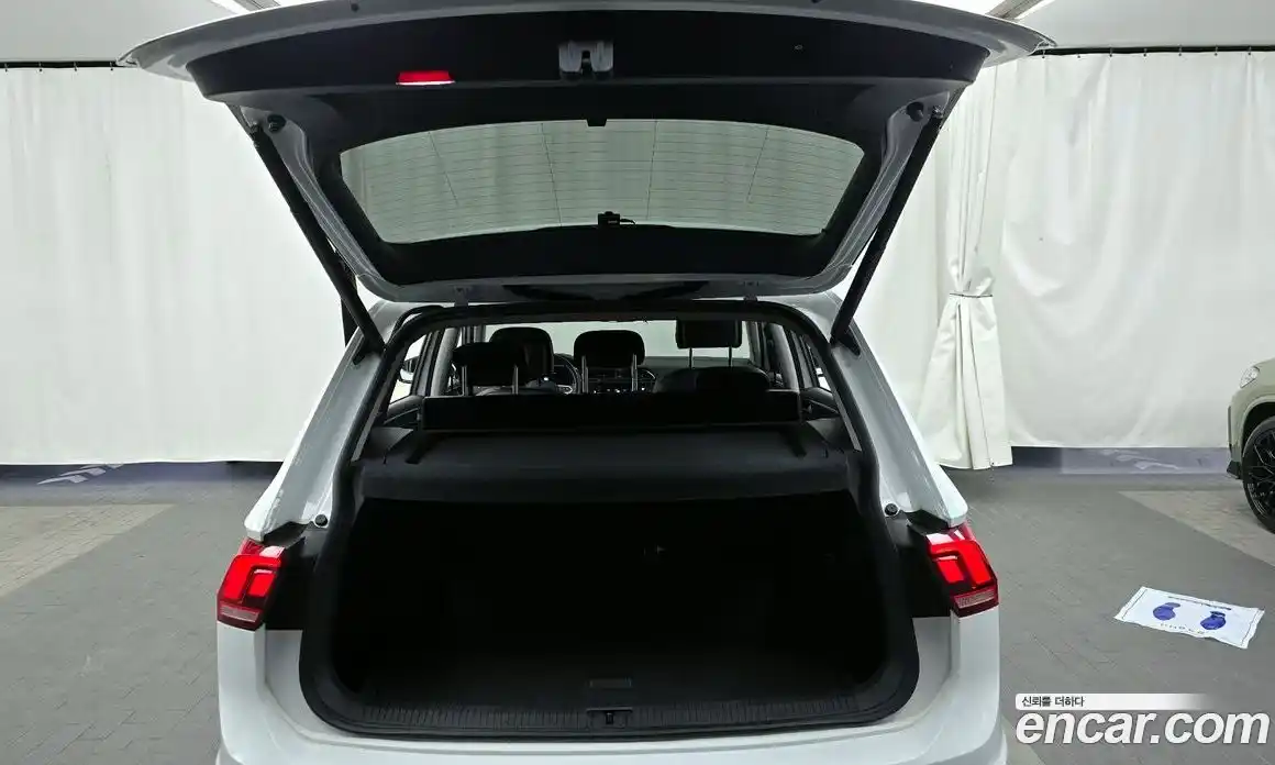 Volkswagen Tiguan 2023 2.0 Автомат в Москве № 357504, фото 20