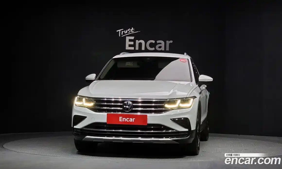 Volkswagen Tiguan 2023 2.0 Автомат в Москве № 357504, фото 3