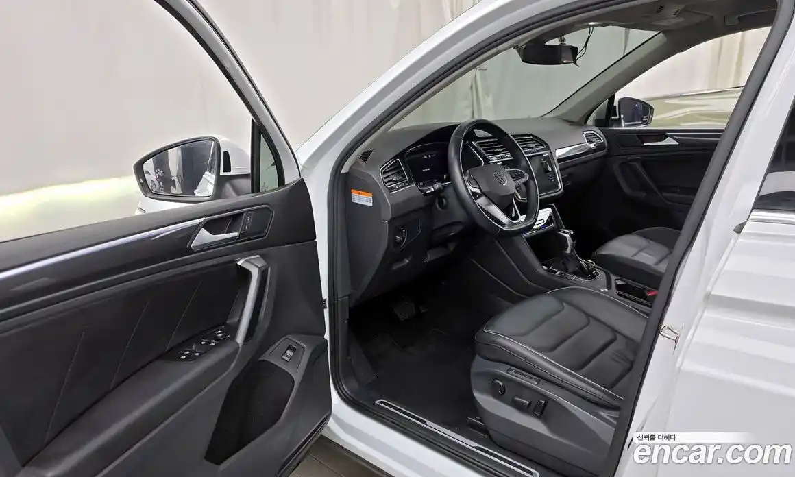 Volkswagen Tiguan 2023 2.0 Автомат в Москве № 357504, фото 10