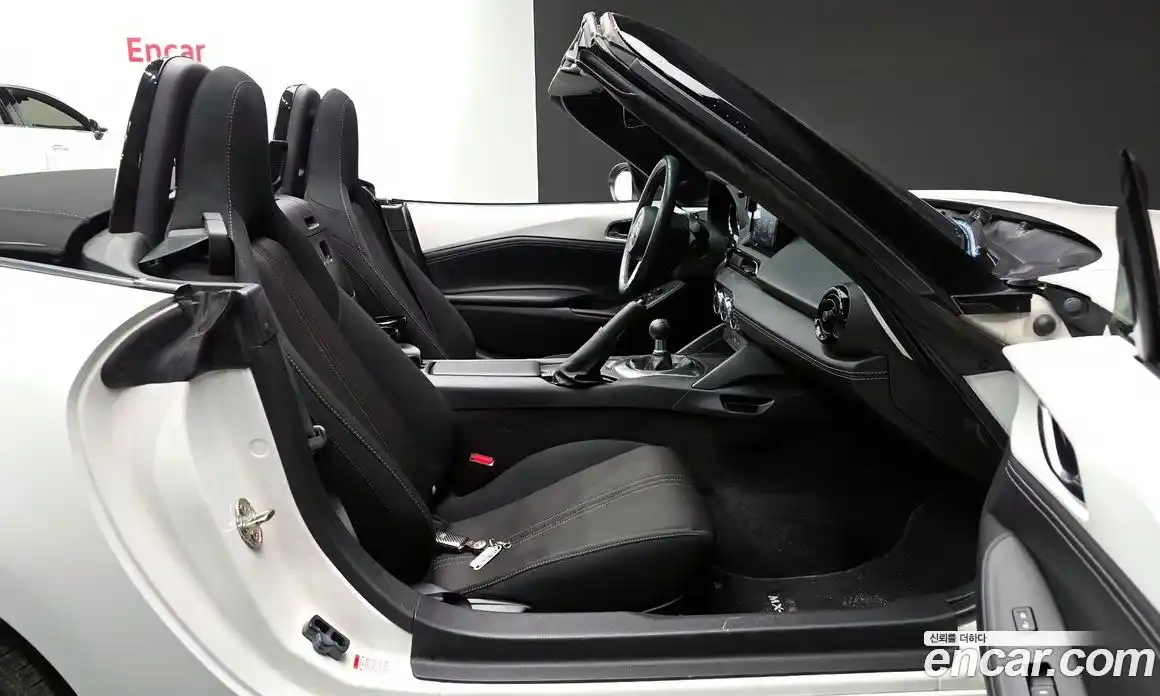 Mazda MX-5 Miata 2021 2.0 Механическая в Москве № 362429, фото 11