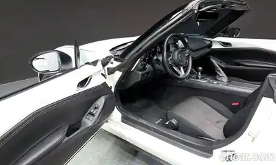 Mazda MX-5 Miata 2021 2.0 Механическая в Москве № 362429, миниатюра 10