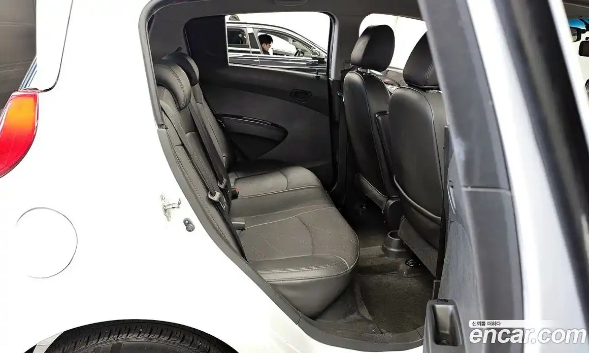 Chevrolet Spark 2013 1.0 Автомат в Москве № 37520, фото 13