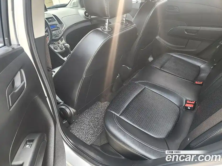 Chevrolet Aveo 2013 1.6 Автомат в Москве № 38358, фото 16