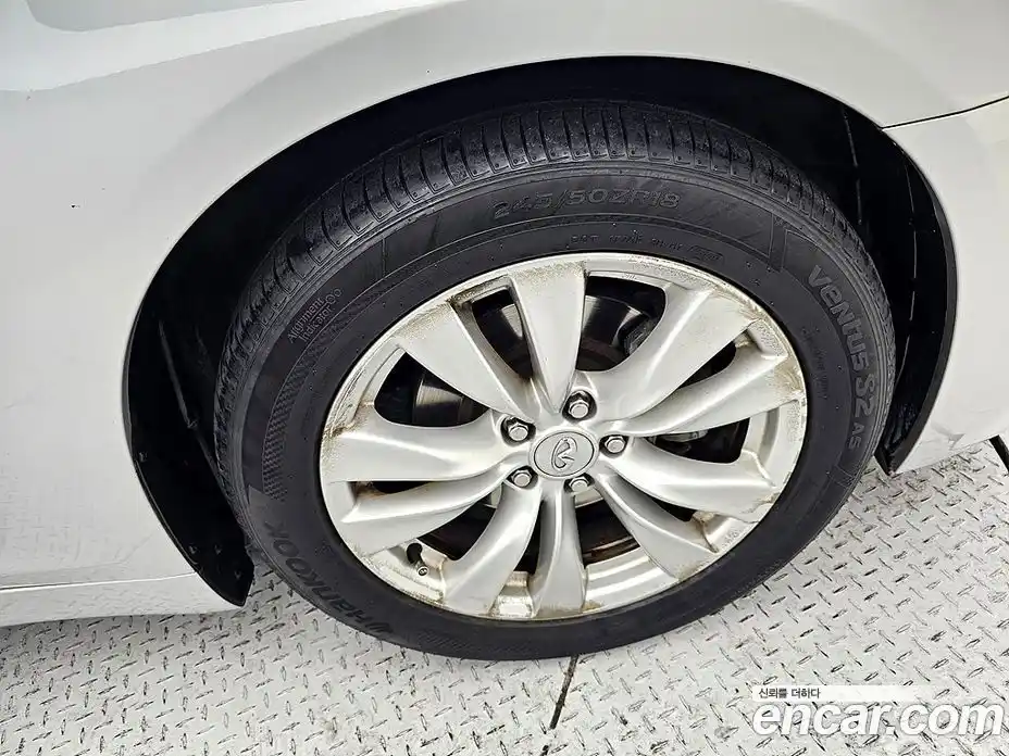 Infiniti M 2011 3.7 Автомат в Москве № 405341, фото 20