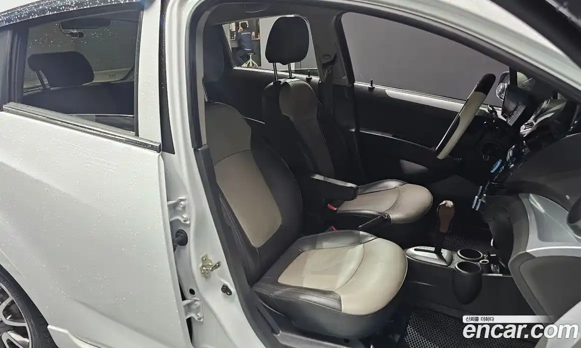 Chevrolet Spark 2012 1.0 Автомат в Москве № 412331, фото 11