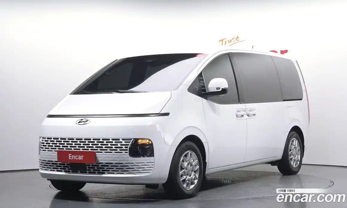 Hyundai Staria 2023 2.2 Автомат в Москве № 43986, фото 3