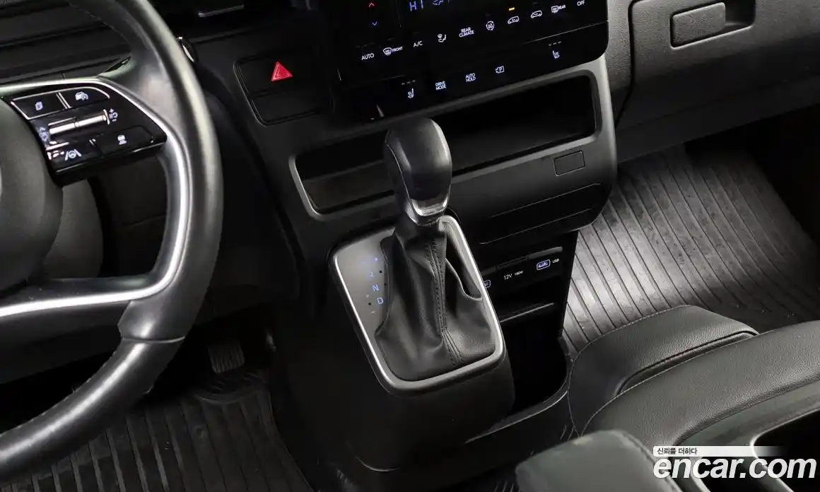 Hyundai Staria 2023 2.2 Автомат в Москве № 43986, фото 6