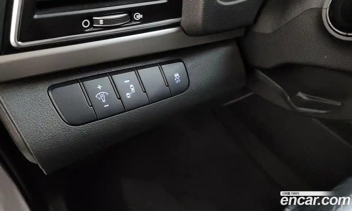 Hyundai Avante 2017 1.6 Автомат в Москве № 48626, фото 13