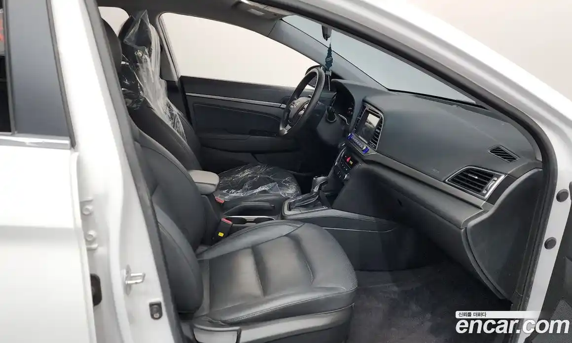 Hyundai Avante 2017 1.6 Автомат в Москве № 48626, фото 14