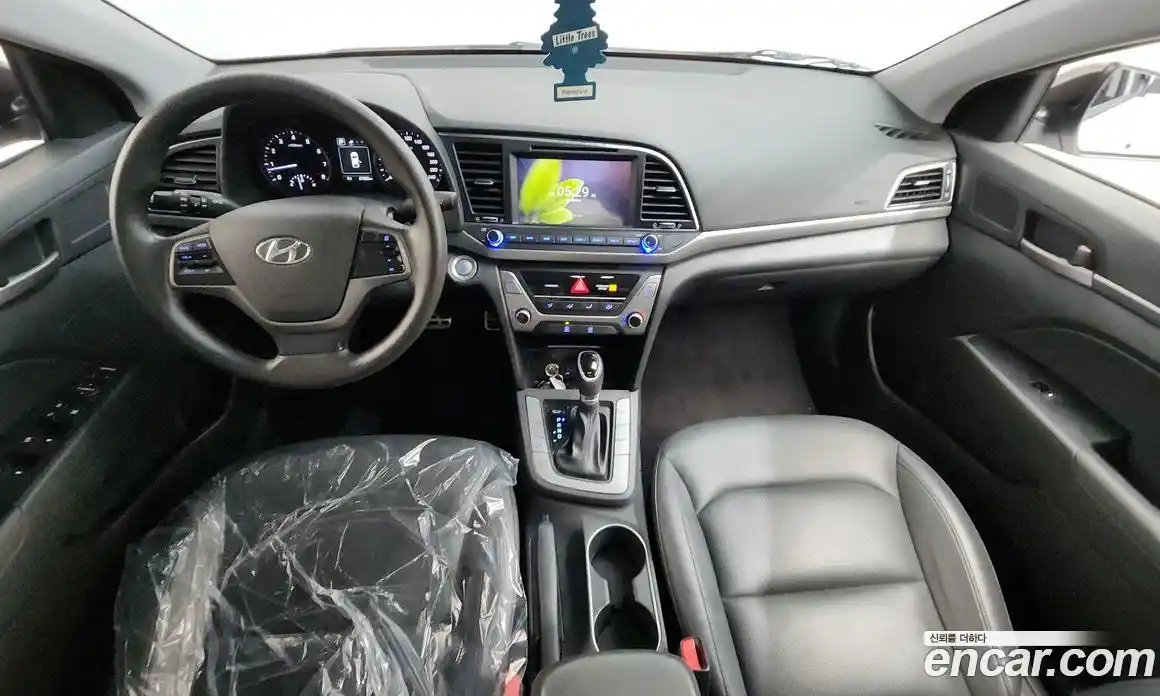 Hyundai Avante 2017 1.6 Автомат в Москве № 48626, фото 8