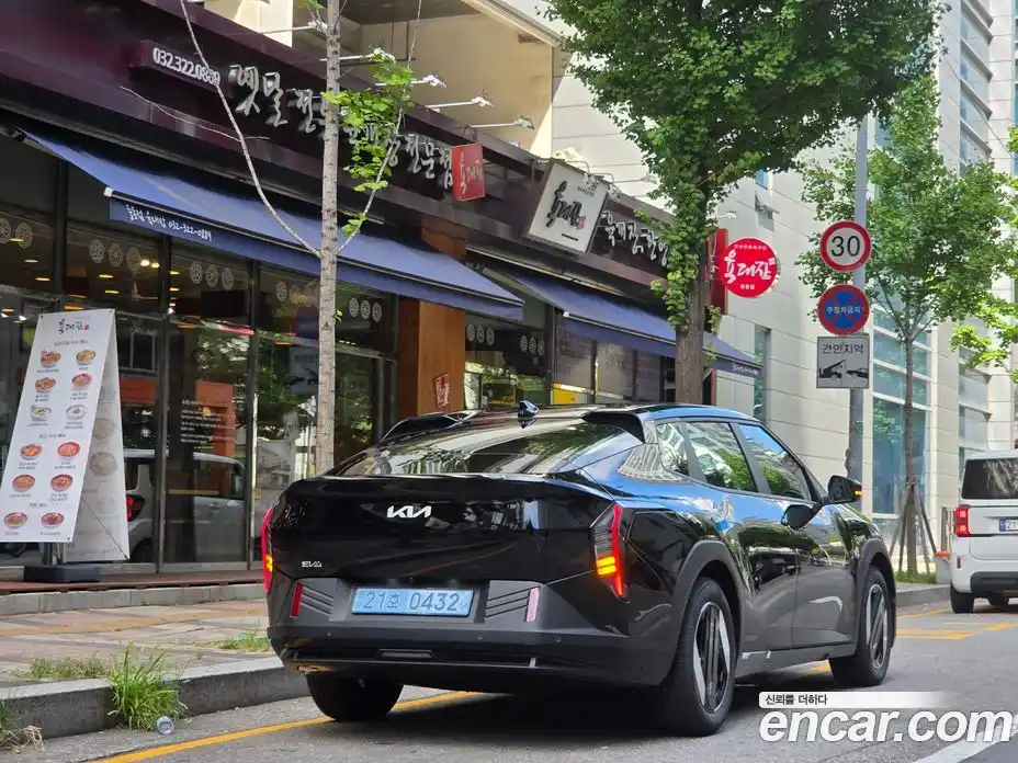 Kia EV4 2026 1.0 Автомат в Москве № 53703, фото 5