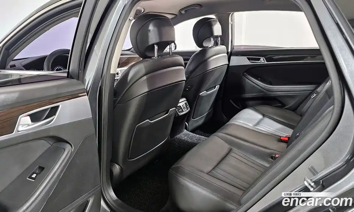 Genesis G80 2017 3.3 Автомат в Москве № 58610, фото 1