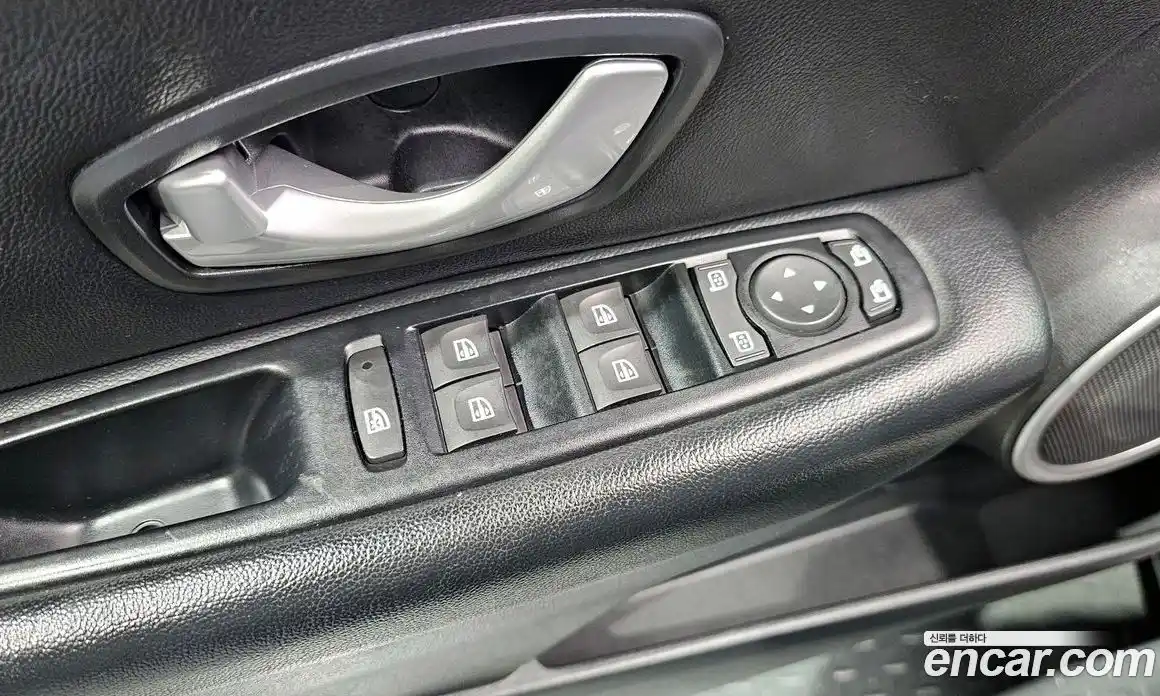 Renault SM3 2015 1.6 Автомат в Москве № 106033, фото 18