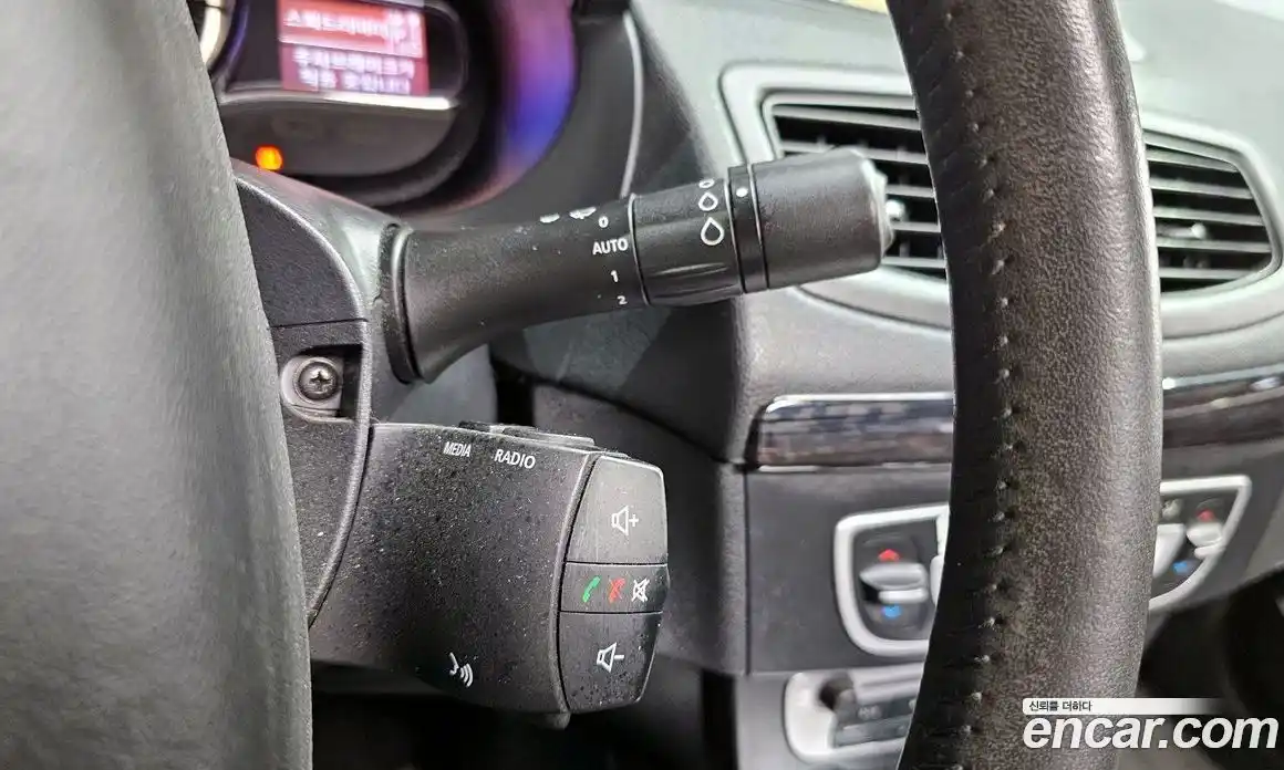 Renault SM3 2015 1.6 Автомат в Москве № 106033, фото 19