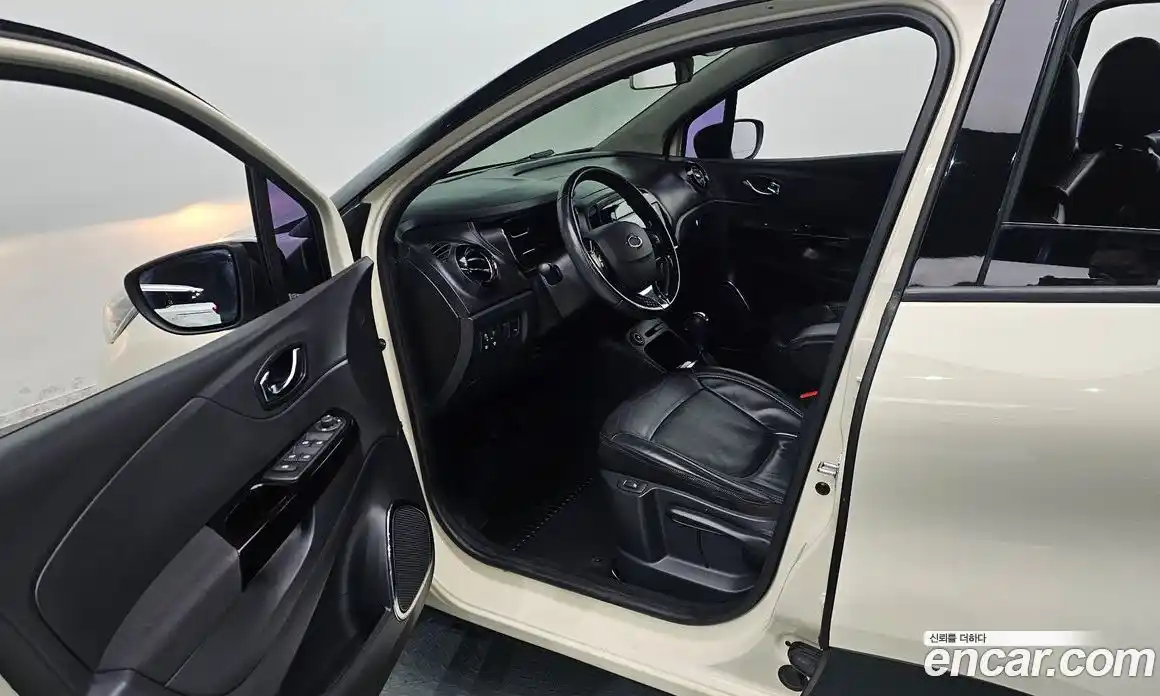 Renault QM3 2015 1.5 Автомат в Москве № 106248, фото 11