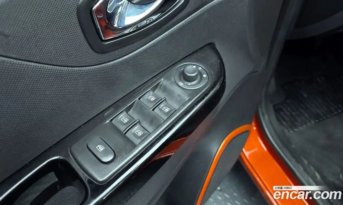 Renault QM3 2014 1.5 Автомат в Москве № 106369, фото 13