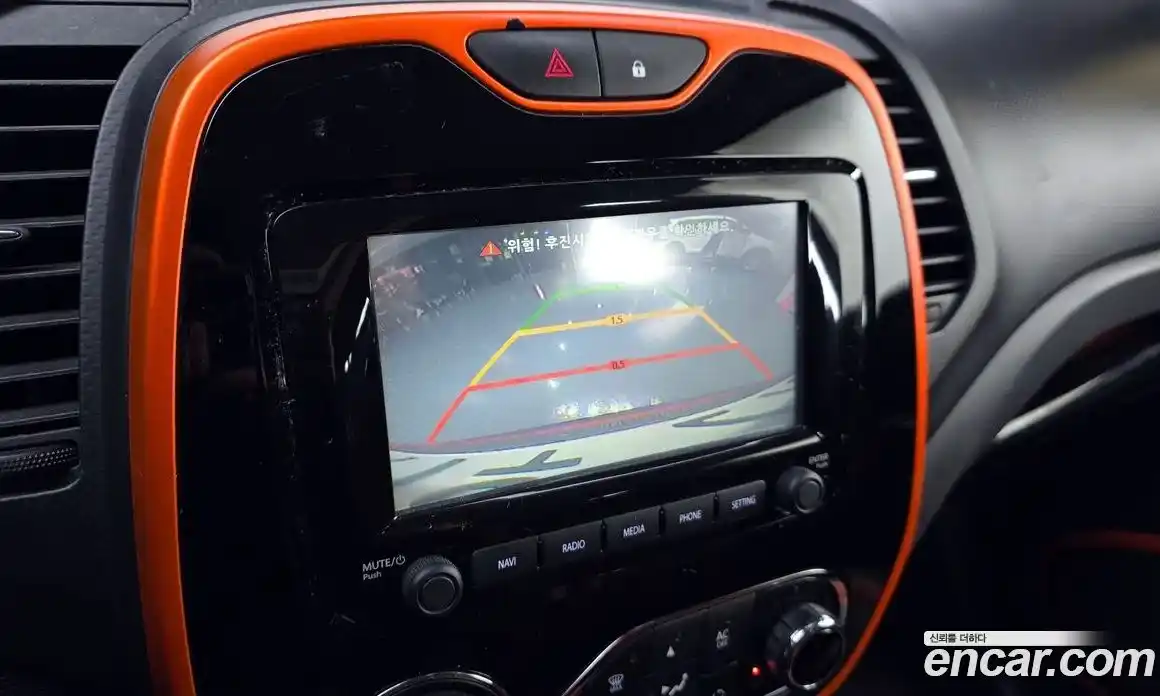 Renault QM3 2014 1.5 Автомат в Москве № 106369, фото 17