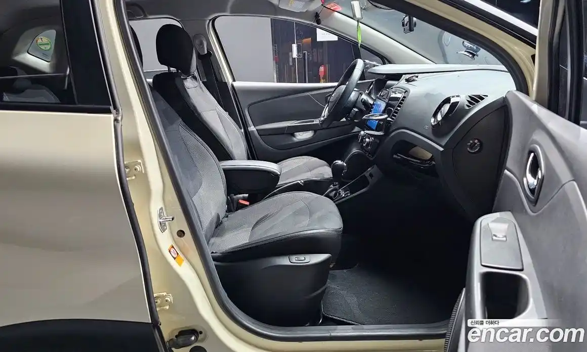 Renault QM3 2015 1.5 Автомат в Москве № 106937, фото 16