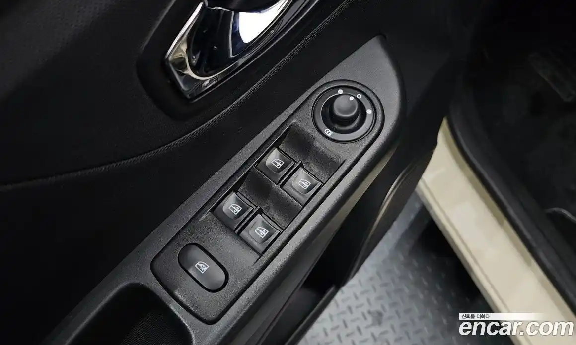 Renault QM3 2015 1.5 Автомат в Москве № 106937, фото 17