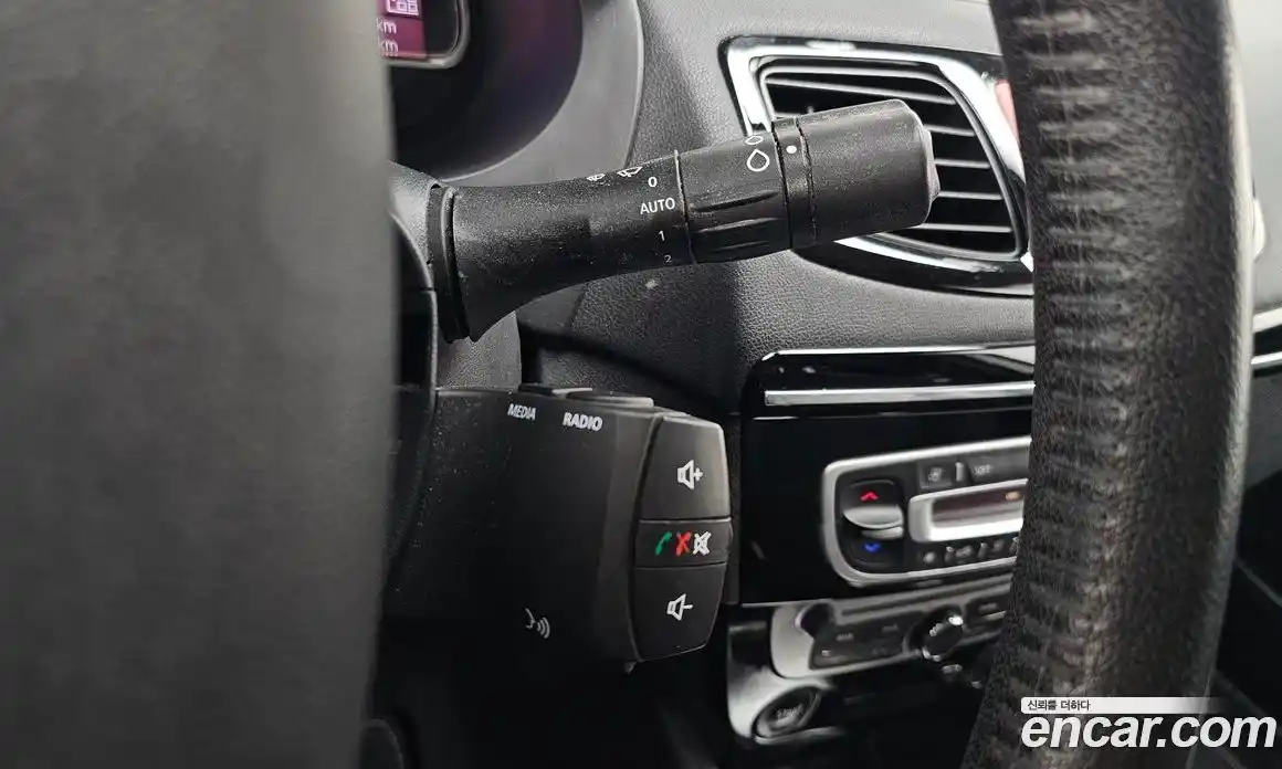 Renault SM3 2016 1.6 Автомат в Москве № 107234, фото 15