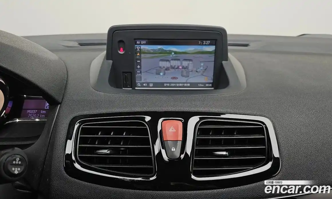 Renault SM3 2016 1.6 Автомат в Москве № 107234, фото 17