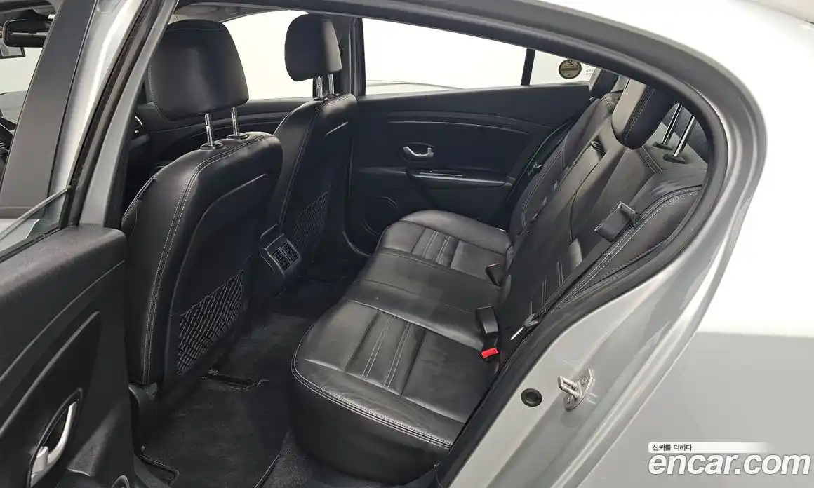 Renault SM3 2016 1.6 Автомат в Москве № 107234, фото 20