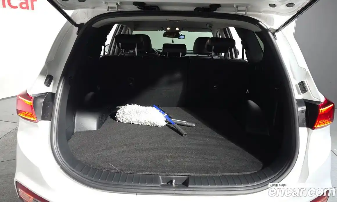 Hyundai Santa Fe 2019 2.0 Автомат в Москве № 108766, фото 4