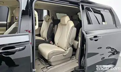 Kia Canival 2023 3.5 Автомат в Москве № 119664, миниатюра 11