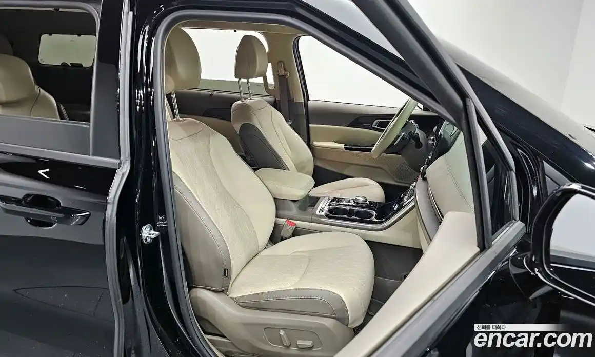 Kia Canival 2023 3.5 Автомат в Москве № 119664, фото 12