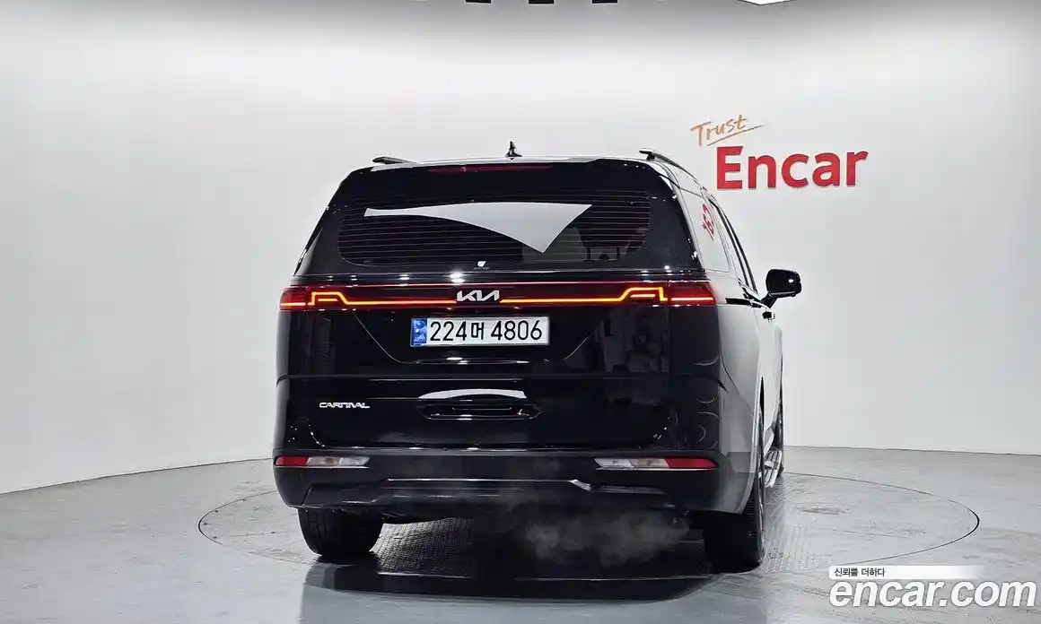 Kia Canival 2023 3.5 Автомат в Москве № 119664, фото 4