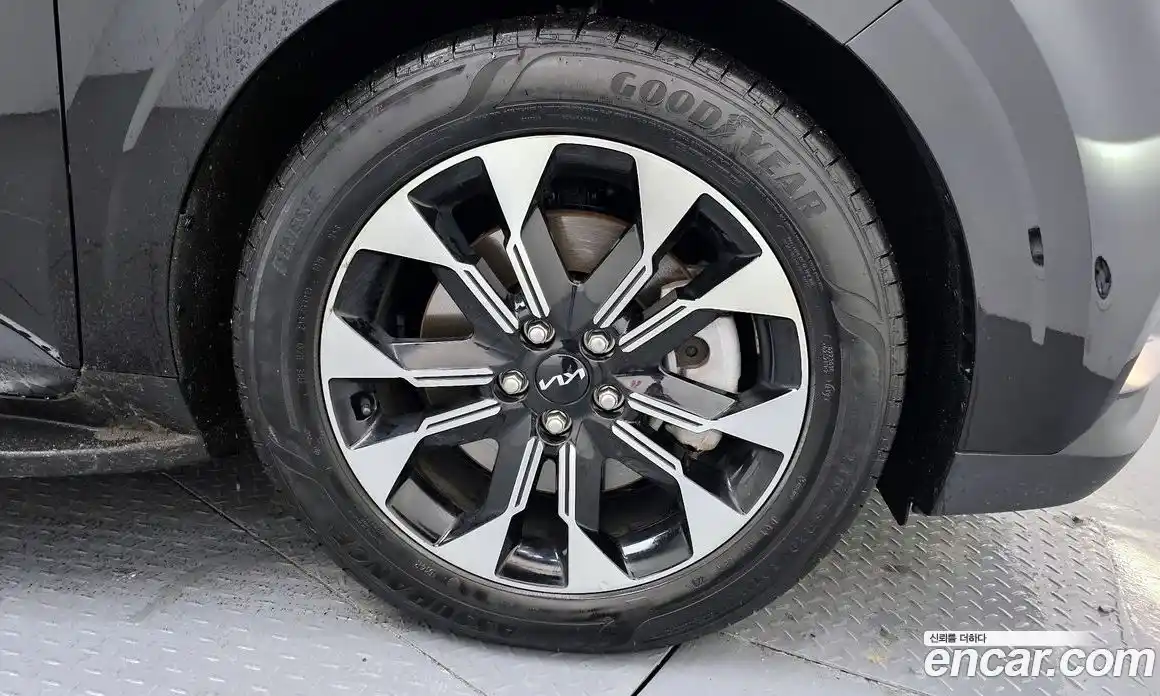 Kia Canival 2023 3.5 Автомат в Москве № 119664, фото 5