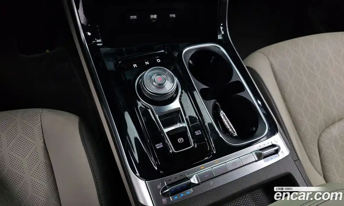 Kia Canival 2023 3.5 Автомат в Москве № 119664, фото 9