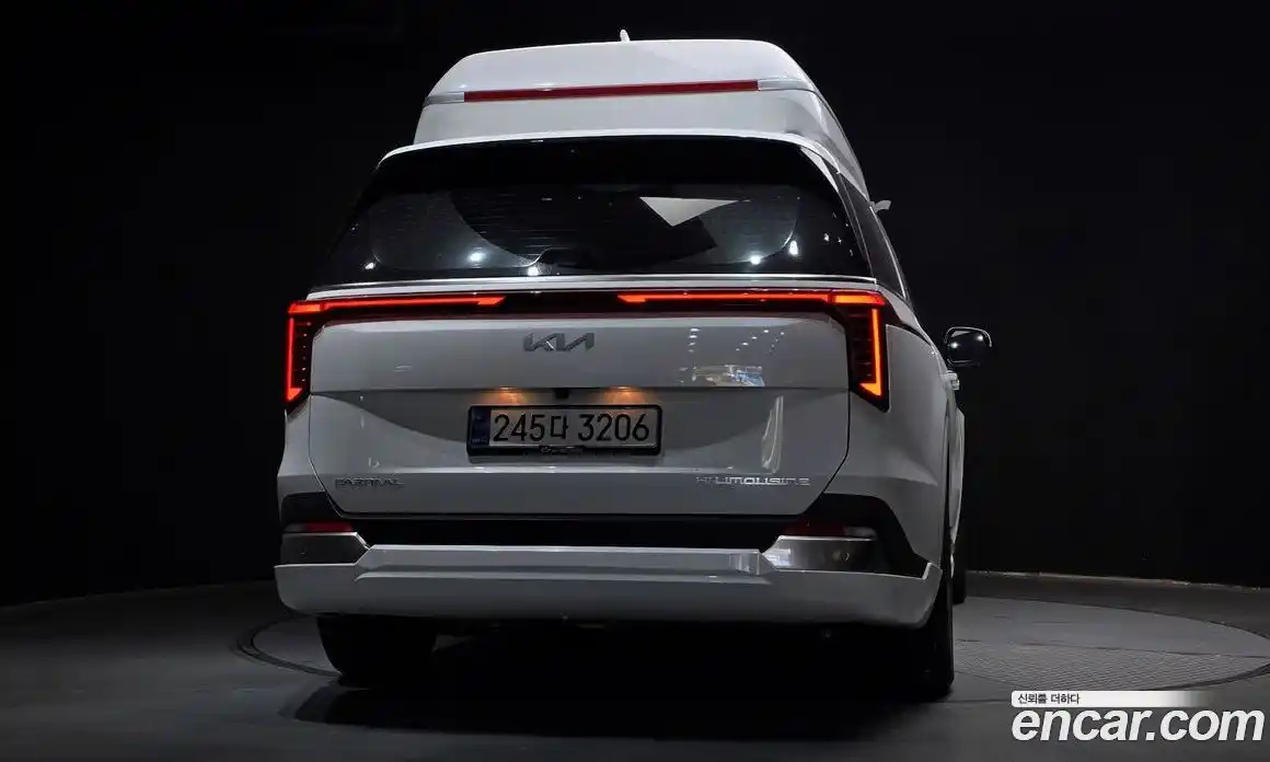 Kia Canival 2025 3.5 Автомат в Москве № 12261, фото 2