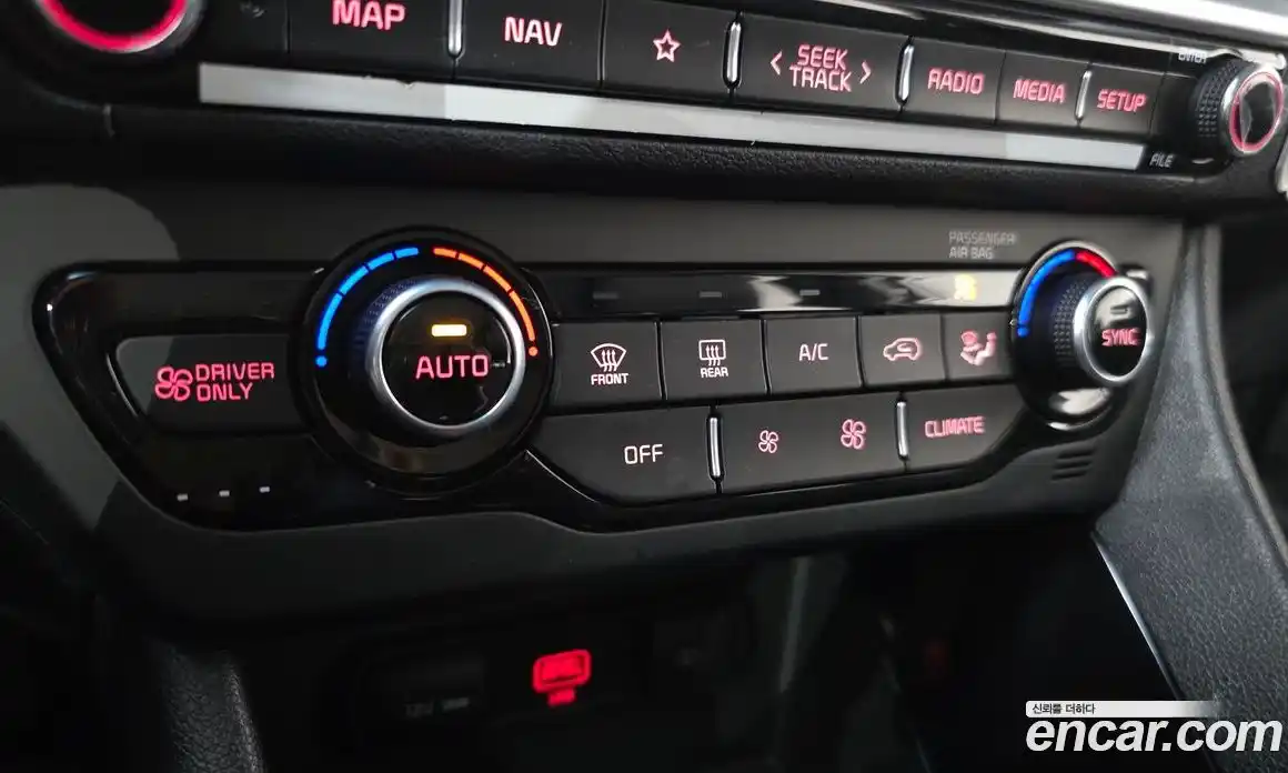 Kia Niro 2022 1.6 Автомат в Москве № 122891, фото 17