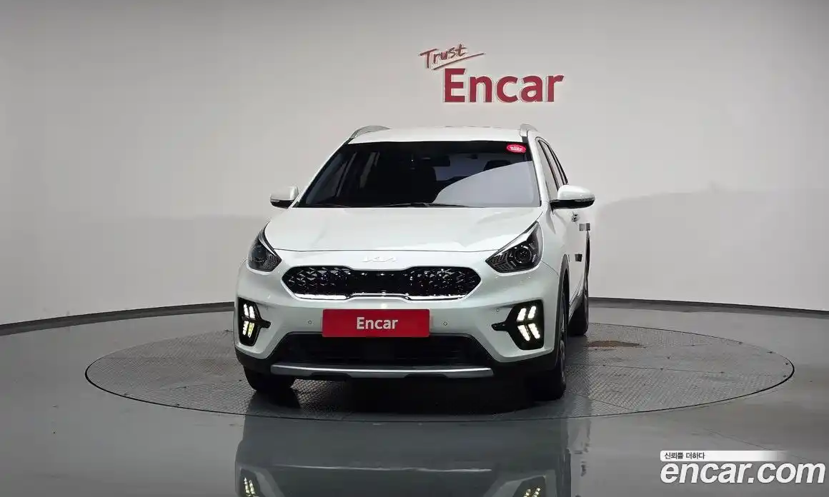 Kia Niro 2022 1.6 Автомат в Москве № 122891, фото 8