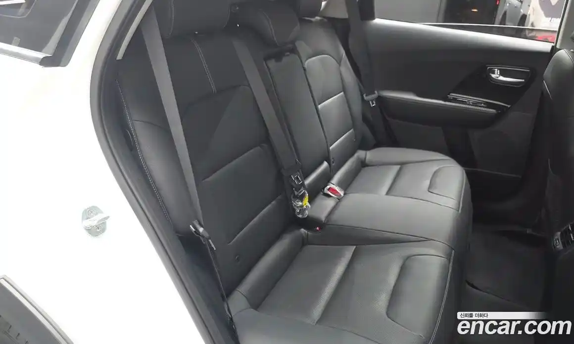 Kia Niro 2022 1.6 Автомат в Москве № 122891, фото 9