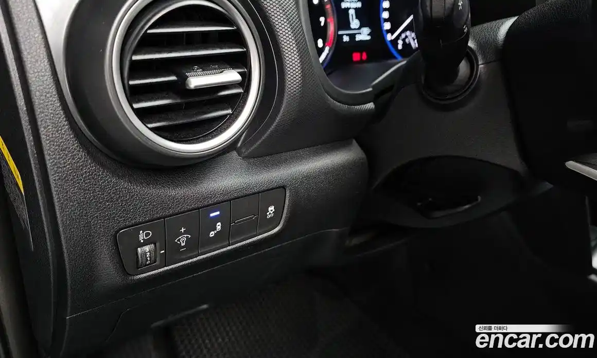 Hyundai Kona 2018 1.6 Автомат в Москве № 124897, фото 3