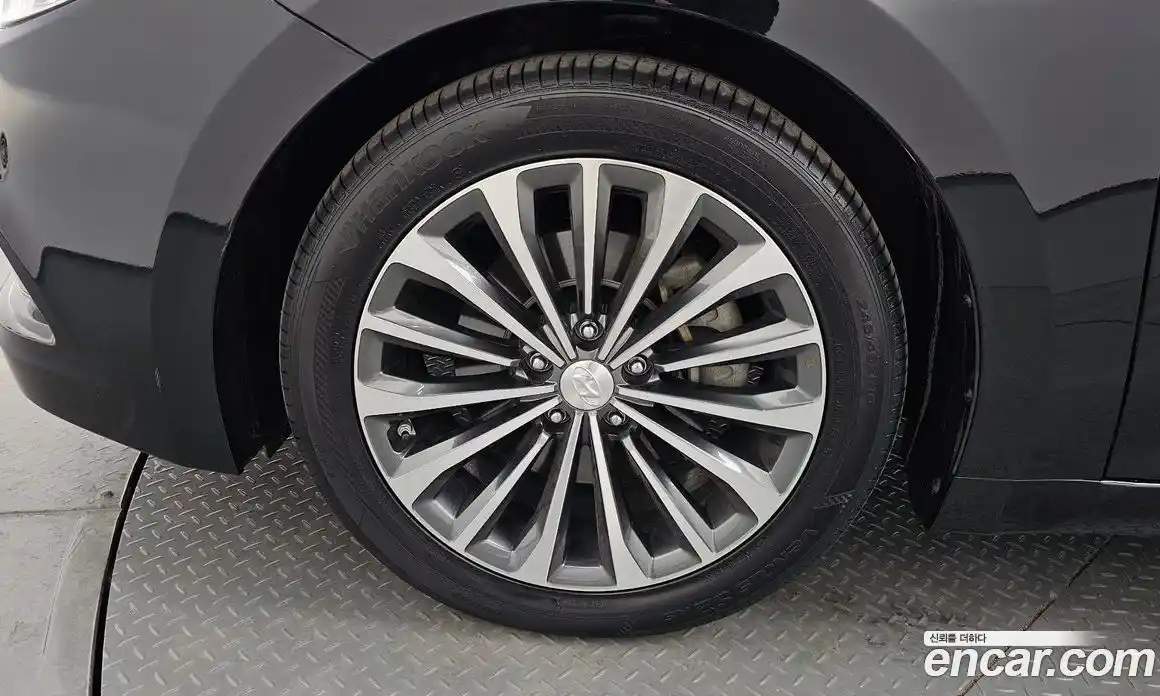 Hyundai Grandeur 2014 2.4 Автомат в Москве № 124924, фото 14