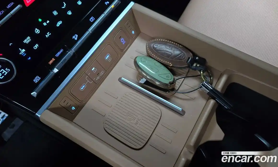 Hyundai Santa Fe 2024 1.6 Автомат в Москве № 130348, фото 10