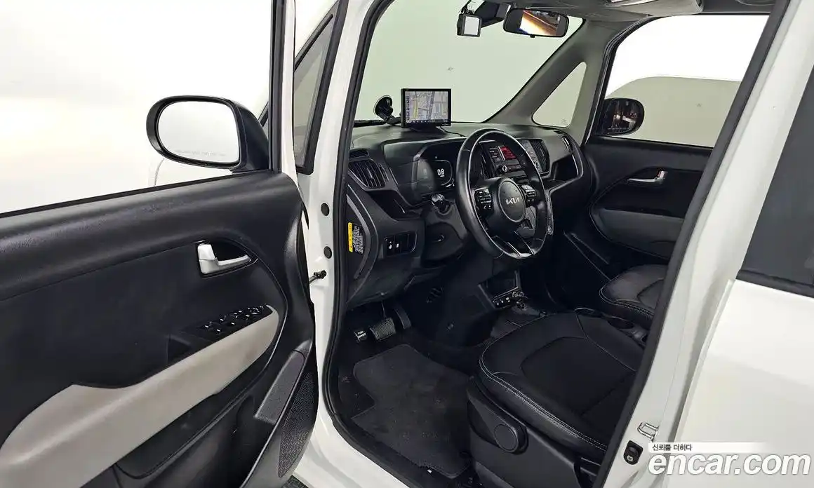 Kia Ray 2023 1.0 Автомат в Москве № 130636, фото 12