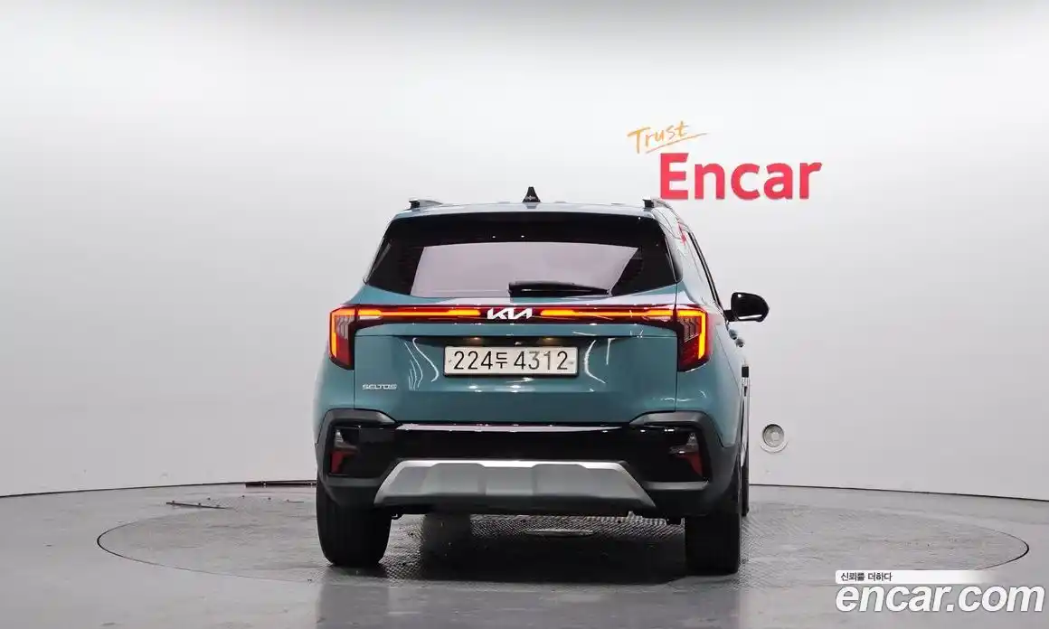 Kia Seltos 2023 2.0 Автомат в Москве № 134054, фото 4