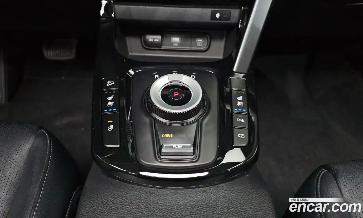 Kia Seltos 2023 2.0 Автомат в Москве № 134054, фото 9