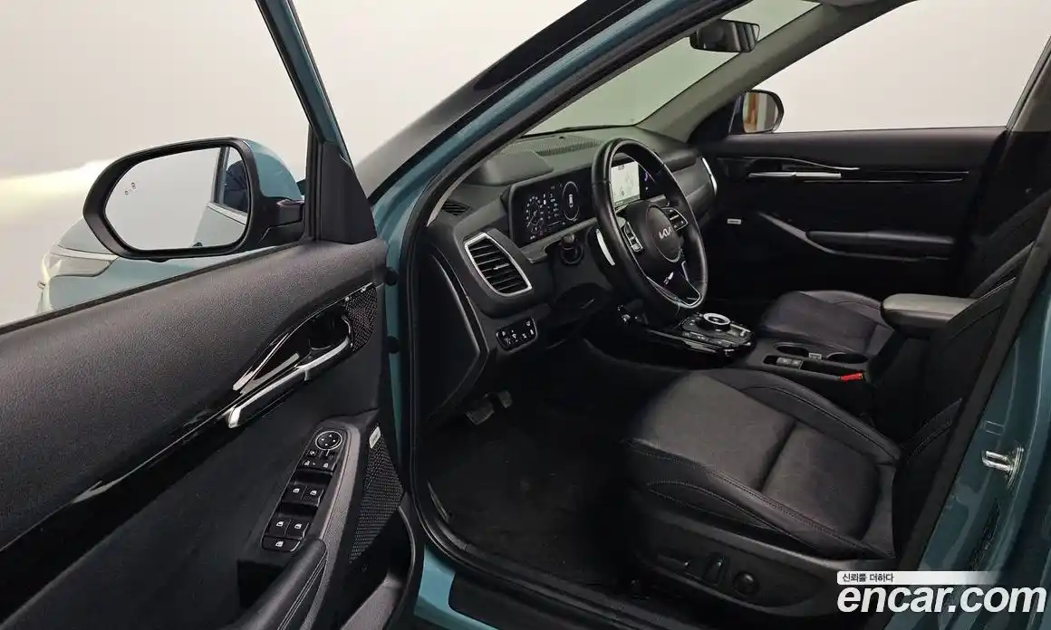 Kia Seltos 2023 2.0 Автомат в Москве № 134054, фото 10